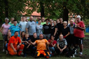 Grupowe zdjęcie uczestników mikro-rewitalizacji