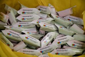 Widok cukierków z logo CUS w Solcu Kujawskim