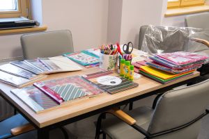 Widok stanowiska do tworzenia kartek świątecznych