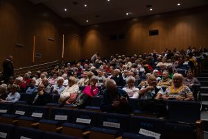 Widok osób uczestniczących w wydarzeniu
