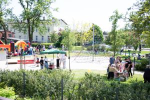 Widok osób uczestniczących w wydarzeniu